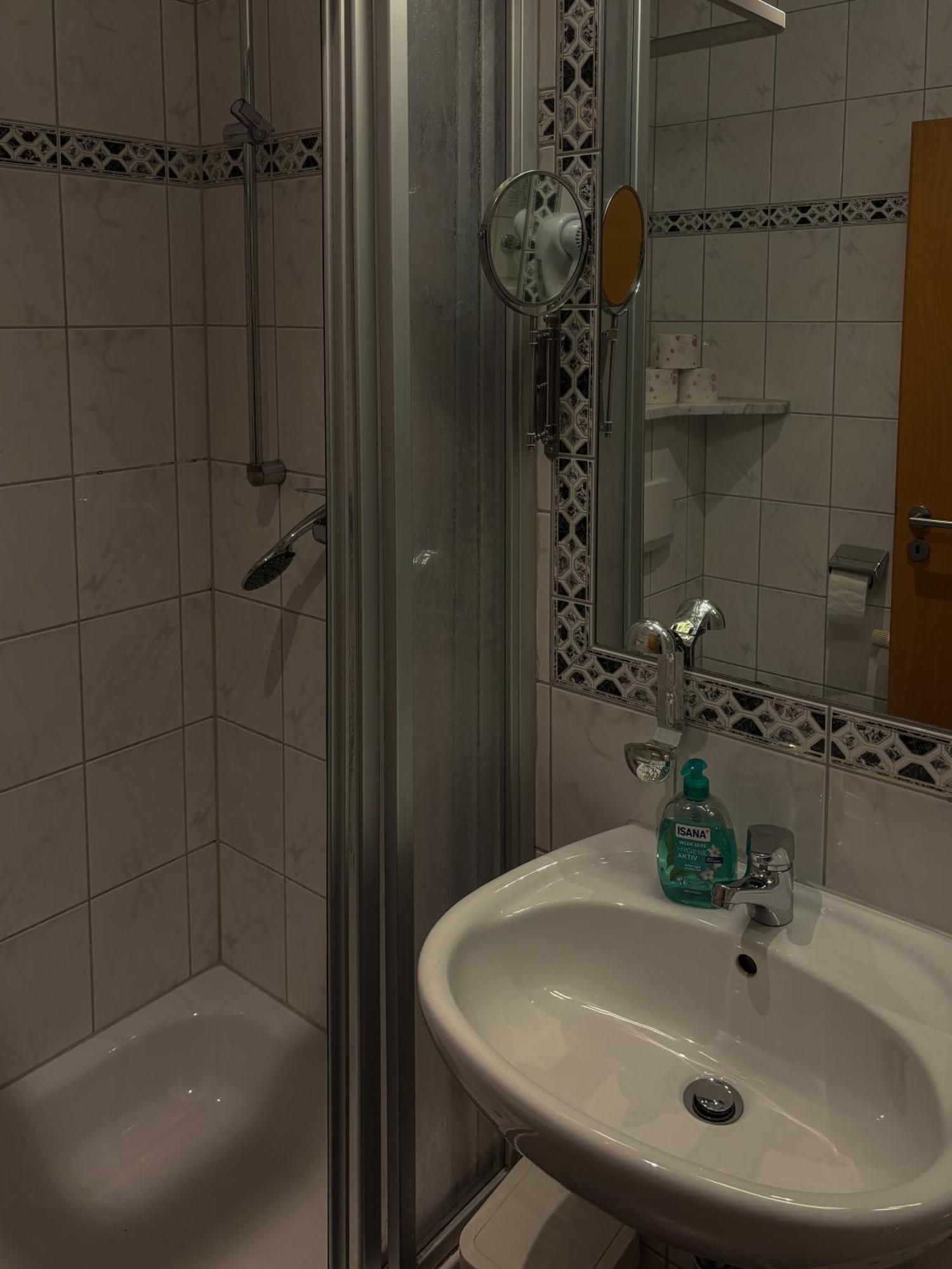 Stadthotel Kolpinghaus - Vier Ecken Werne Ngoại thất bức ảnh